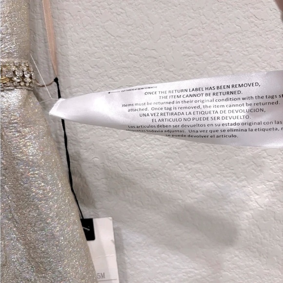 Size 0 Mac‎ Duggal Champagne Gold One Shoulder Metallic Ruffled Gown Prom Dress - Picture 7 of 11